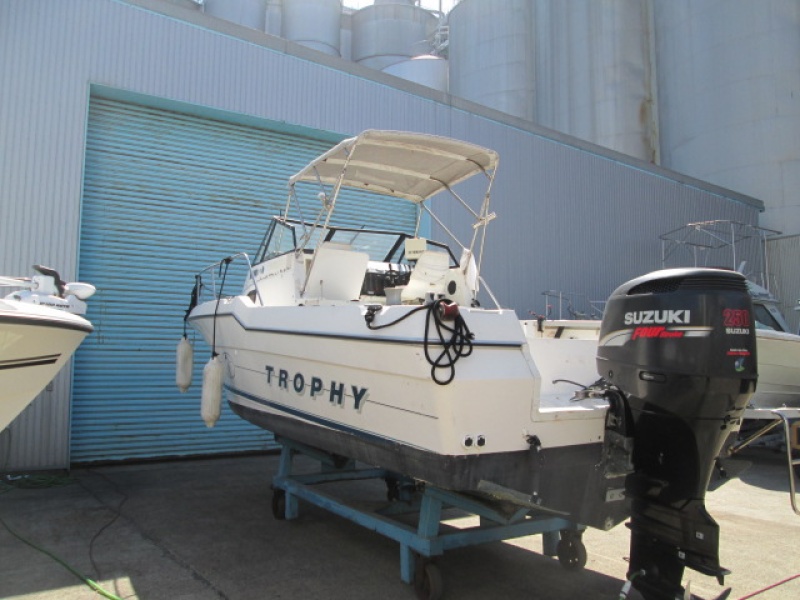 ベイライナー トロフィー2509 売約済み。ありがとうございました